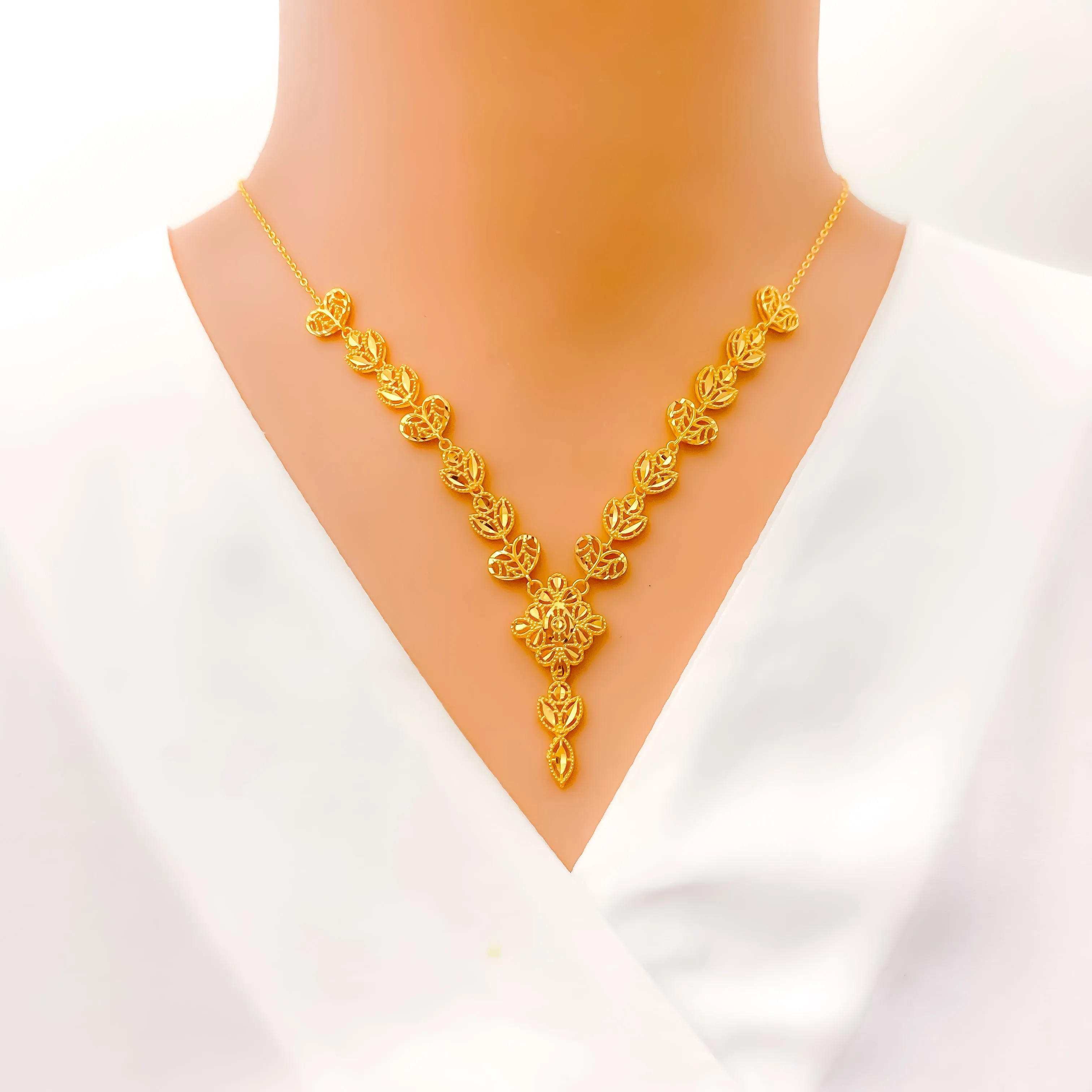 Alternating Leaf Motif 5-Piece 21k Gold Necklace Set