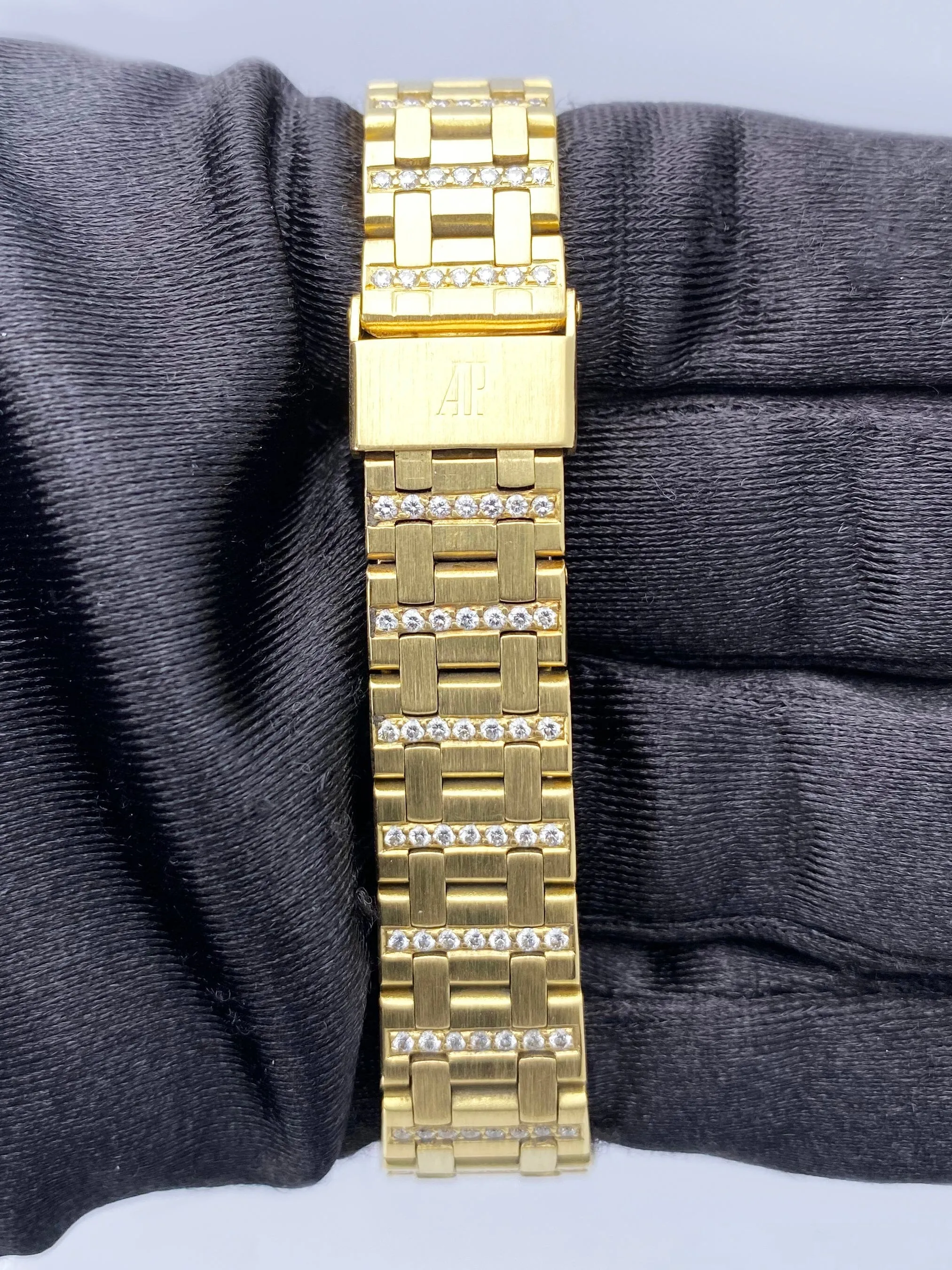 Audemars Piguet Royal Oak Diamond 18K Yellow Gold Ladies Watch