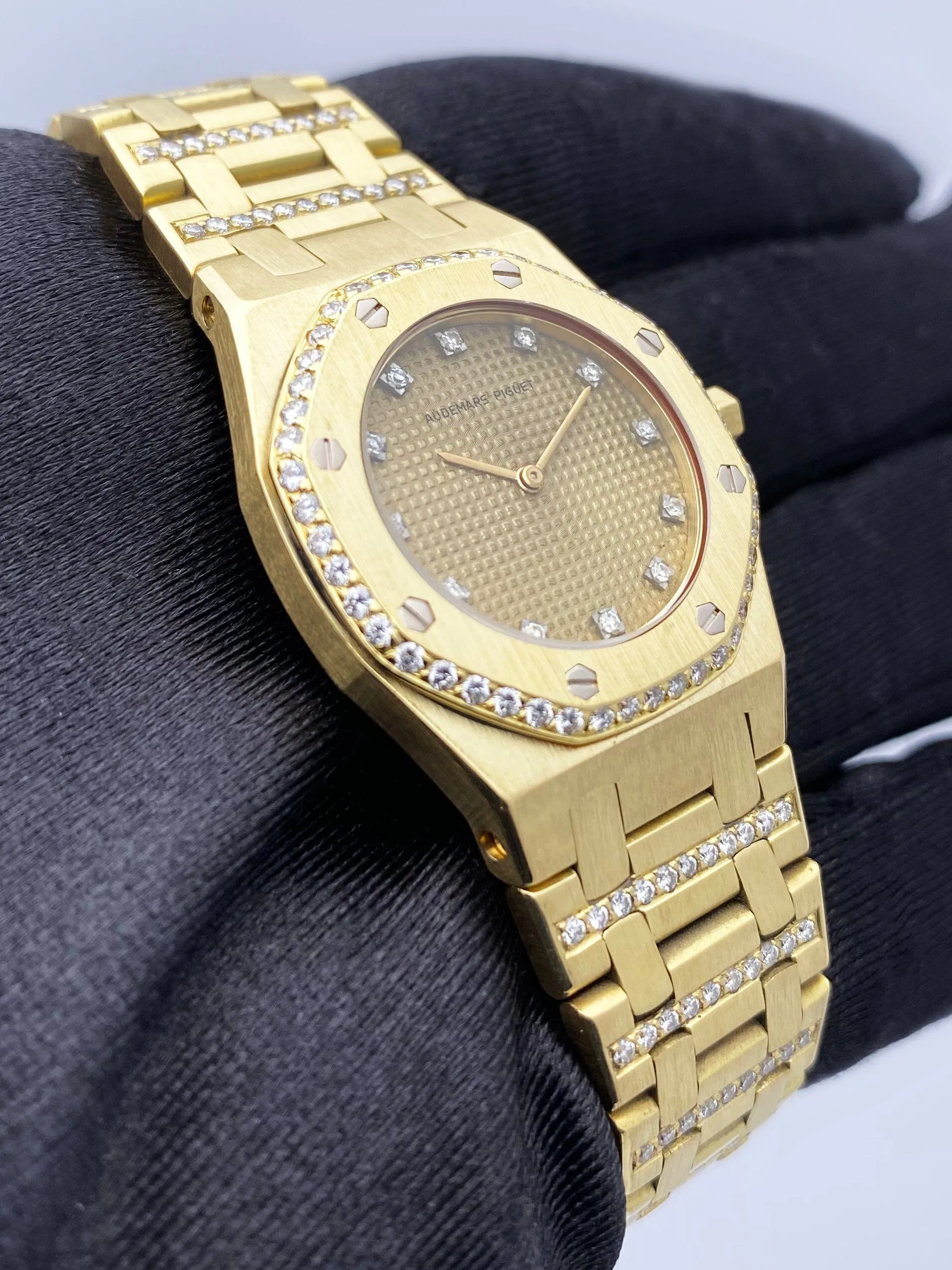 Audemars Piguet Royal Oak Diamond 18K Yellow Gold Ladies Watch