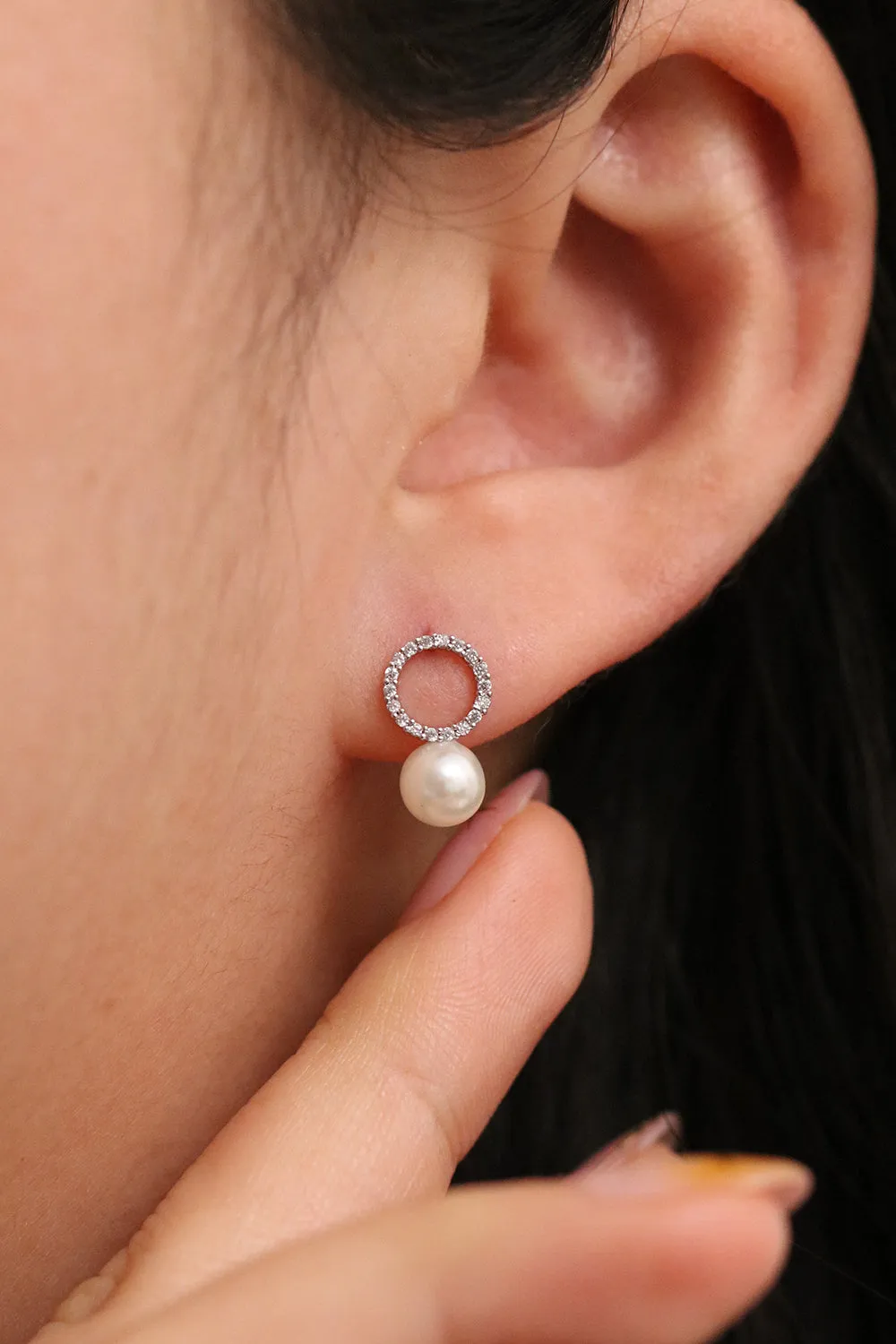 Circle pearl drop earrings