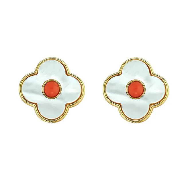 Clover Stud Coral