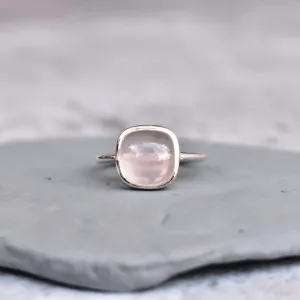 Cushion Conquer - Rose Quartz Ring