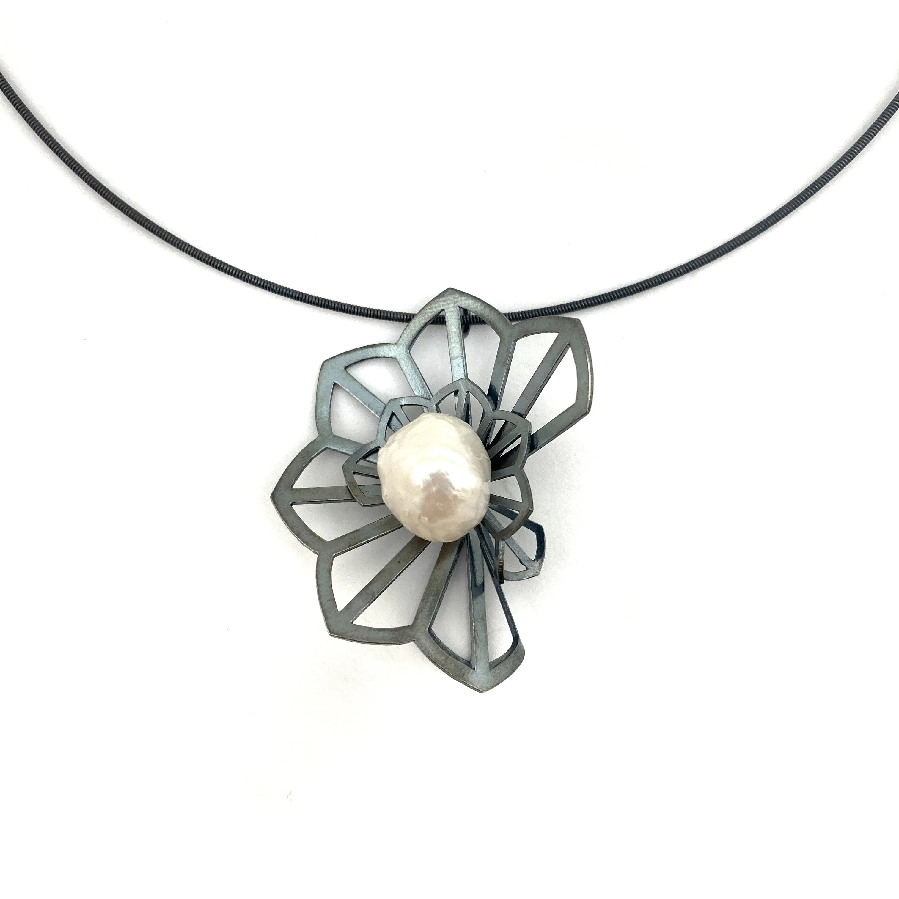 Double Hyacinth Fold Pearl Necklace