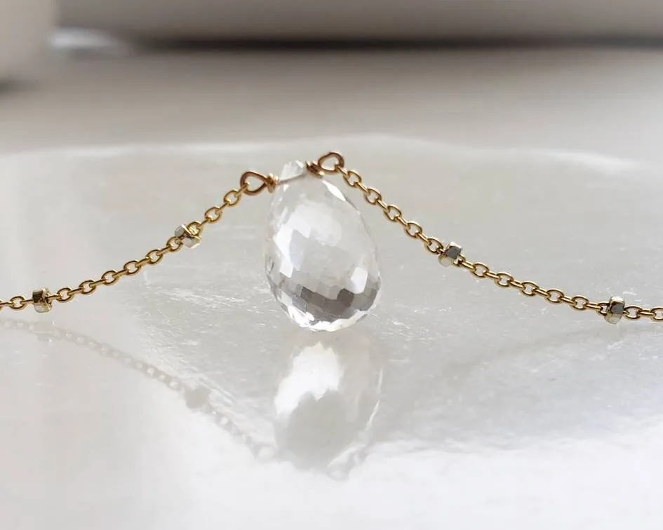 Elegant Teardrop Necklace