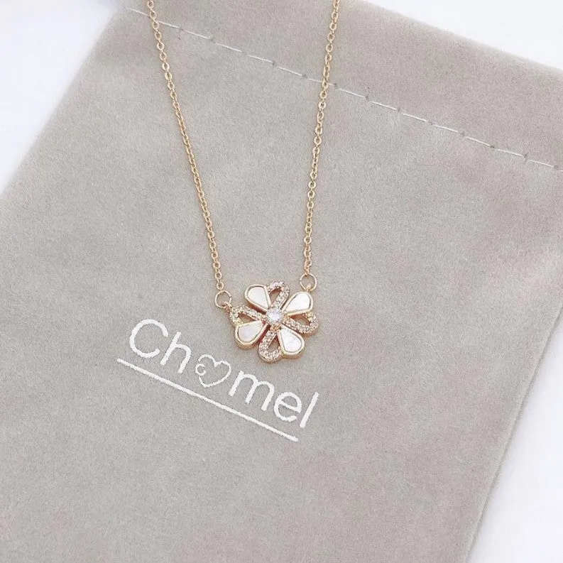 Flower Mother of Pearl Necklace