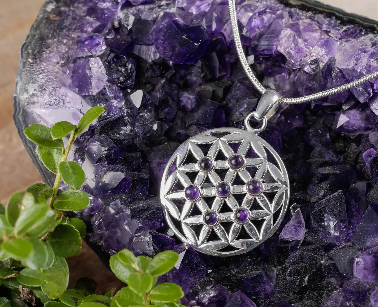 Flower of Life, AMETHYST Crystal Pendant -  Silver Pendant, Sacred Geometry, Healing Crystals and Stones, E1111