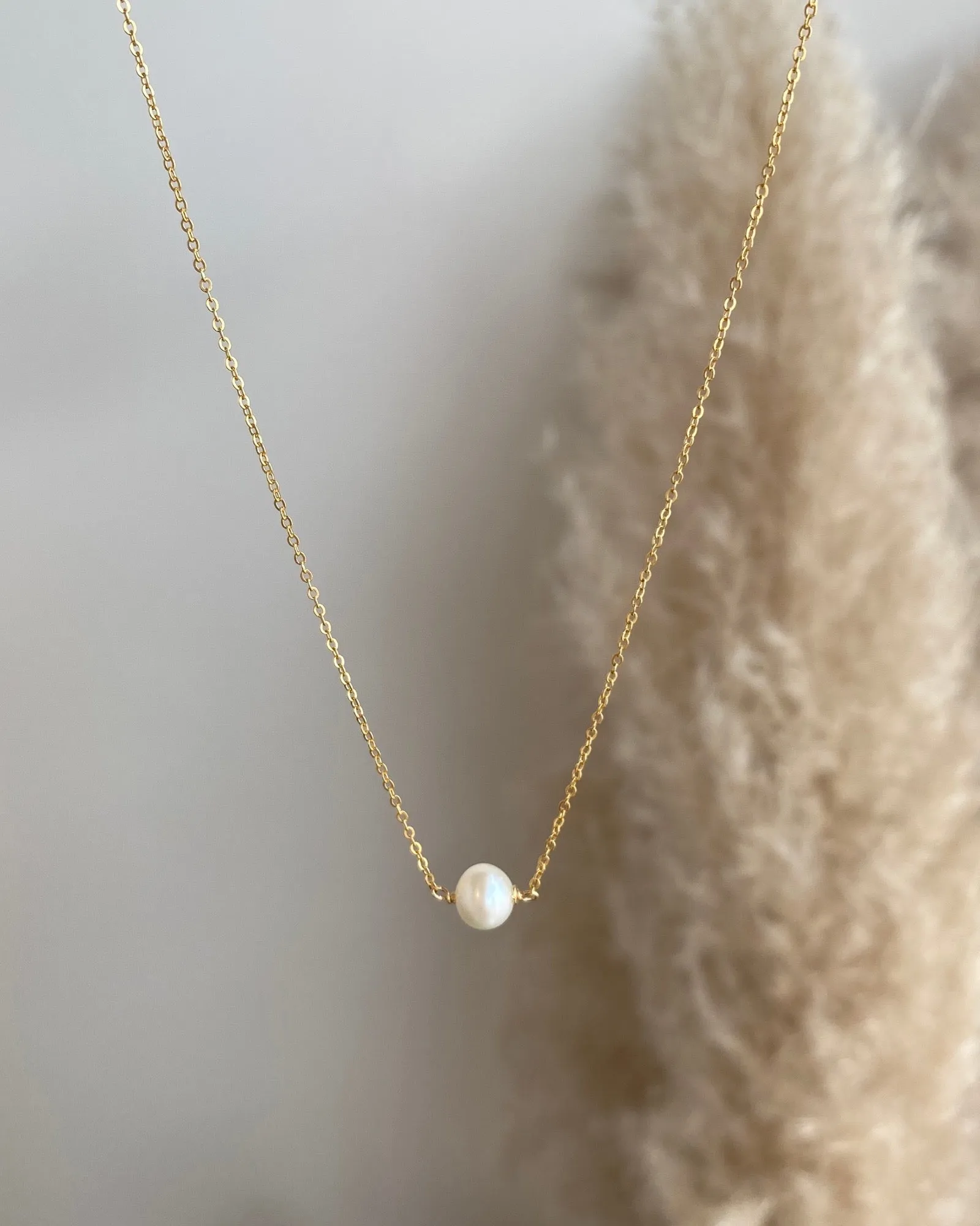 Petite Pearl Simple Necklace