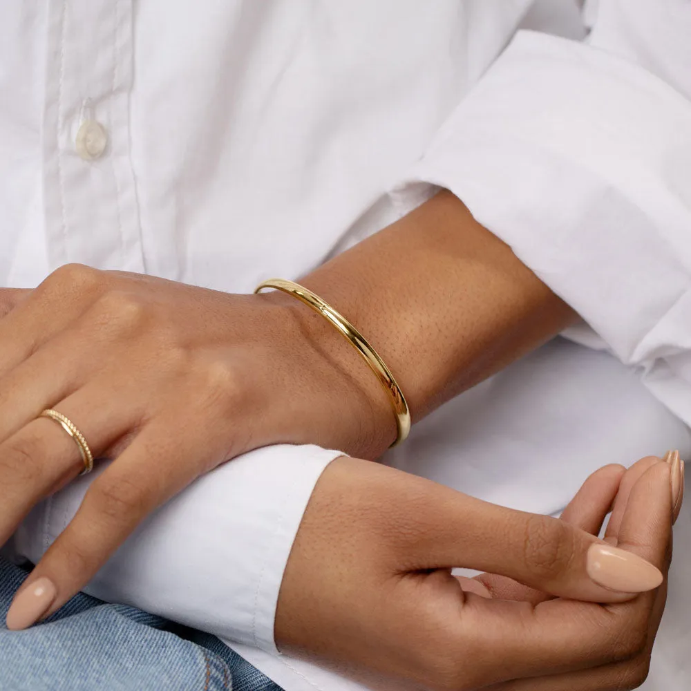 Polished Plain Bangle in Gold