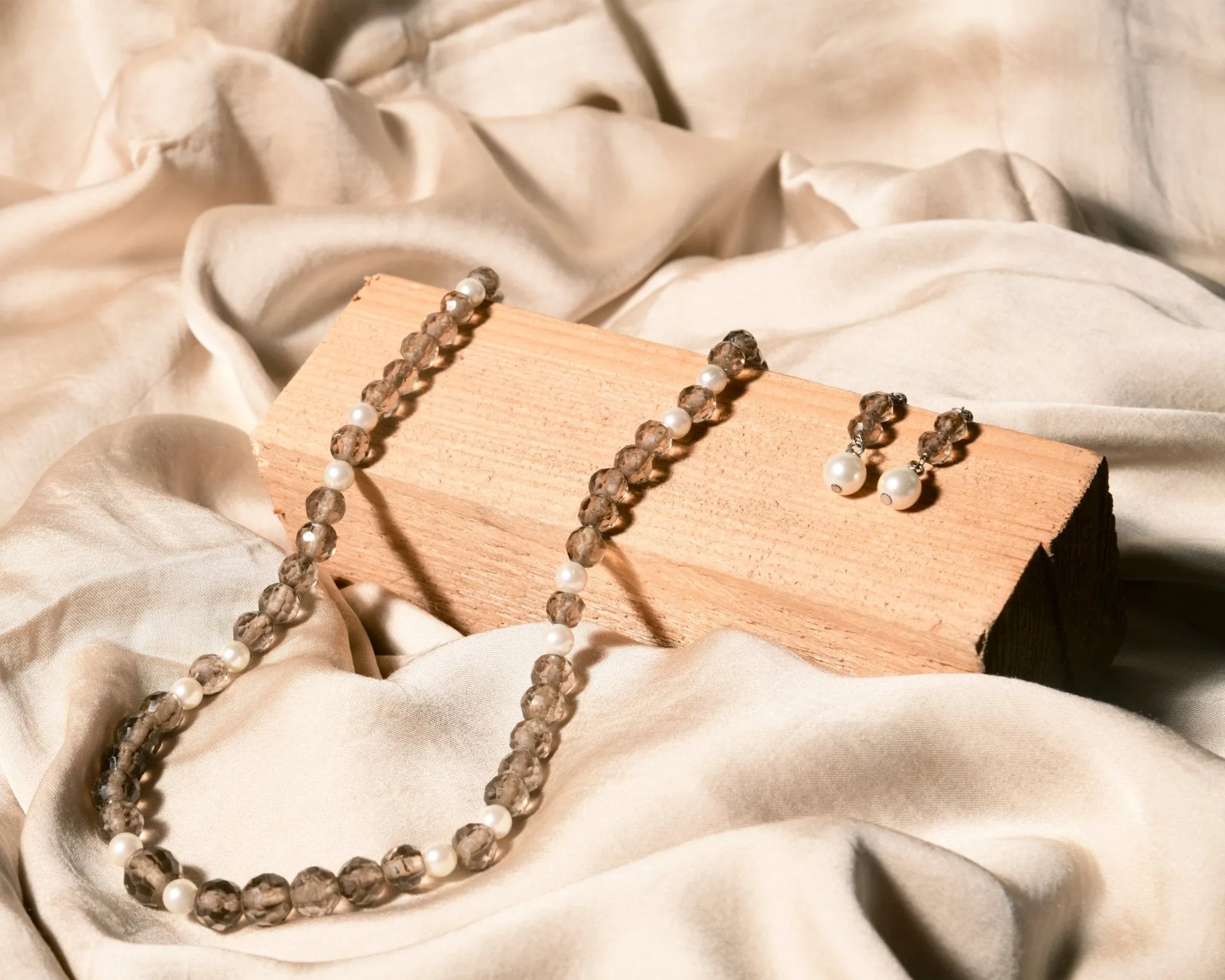 Smoky Quartz with Pearl Necklace