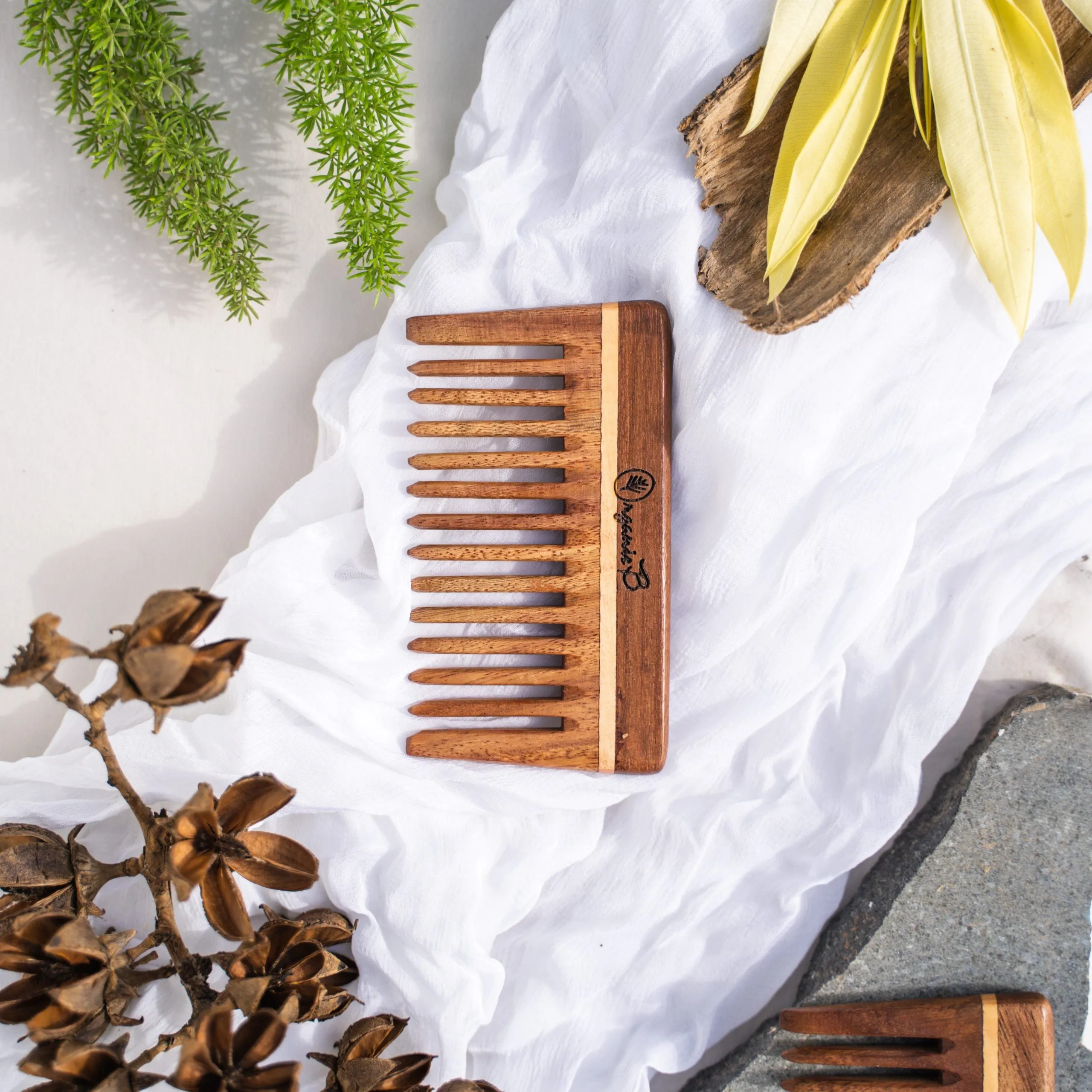 Wide Teeth Rosewood for Shampoo and Detangling